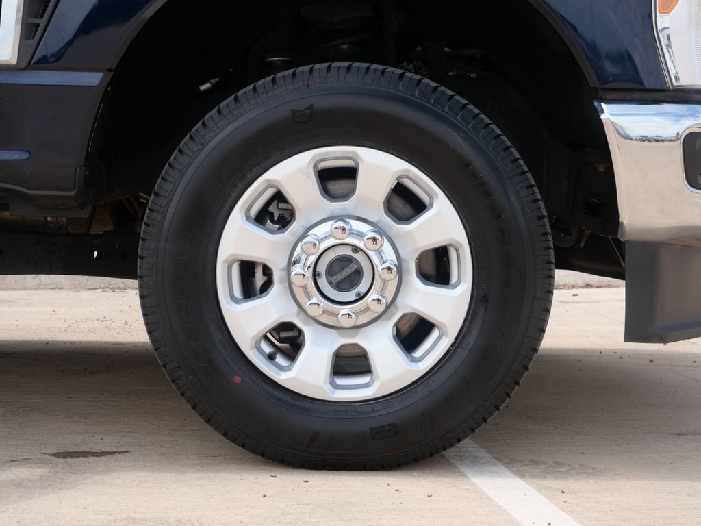 Certified 2023 Ford F350 XLT w/ 360-Degree Camera Package AWD/4WD image 8