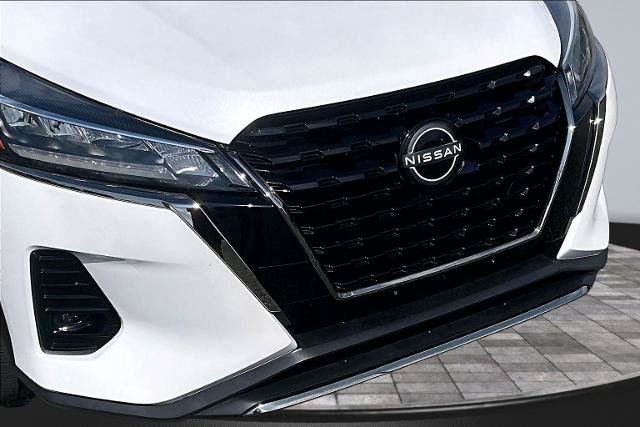 Used 2023 Nissan Kicks SR w/ SR Premium Package FWD image 28