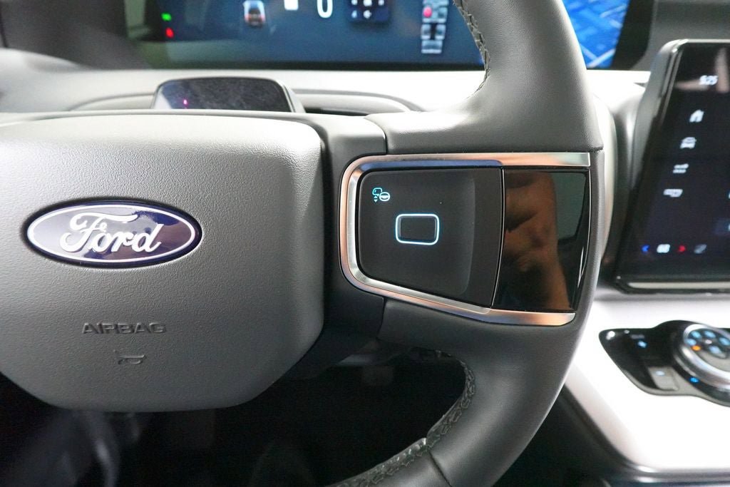 Certified 2025 Ford Expedition Active AWD/4WD image 16