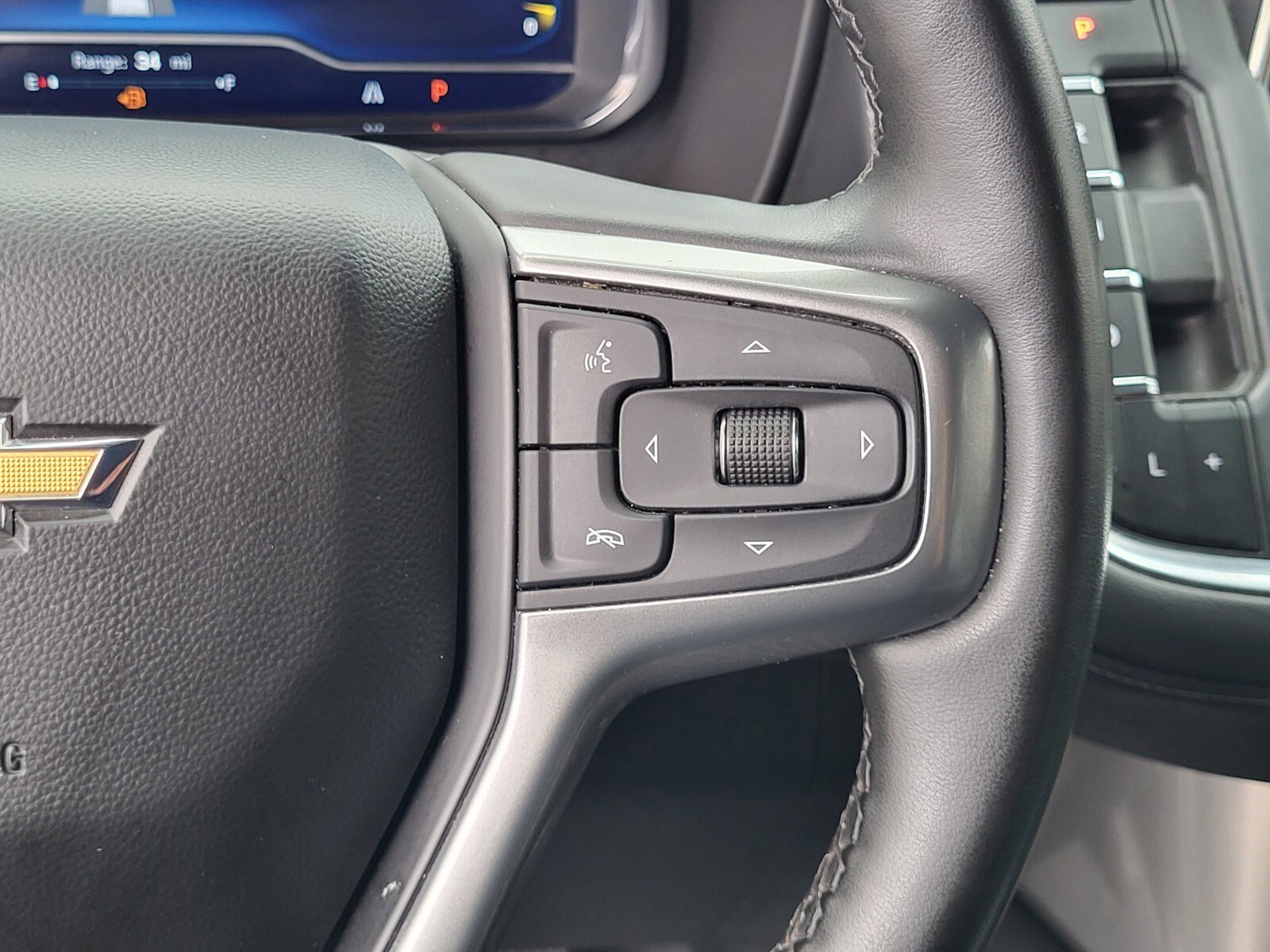 Used 2024 Chevrolet Suburban LT image 28