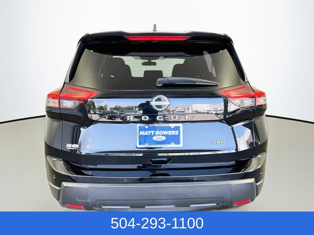 Used 2024 Nissan Rogue S AWD/4WD image 8