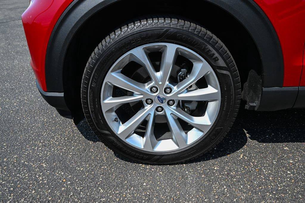 Certified 2022 Ford Explorer Platinum w/ Equipment Group 601A AWD/4WD image 12