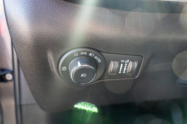 Used 2023 Jeep Compass Latitude AWD/4WD image 18