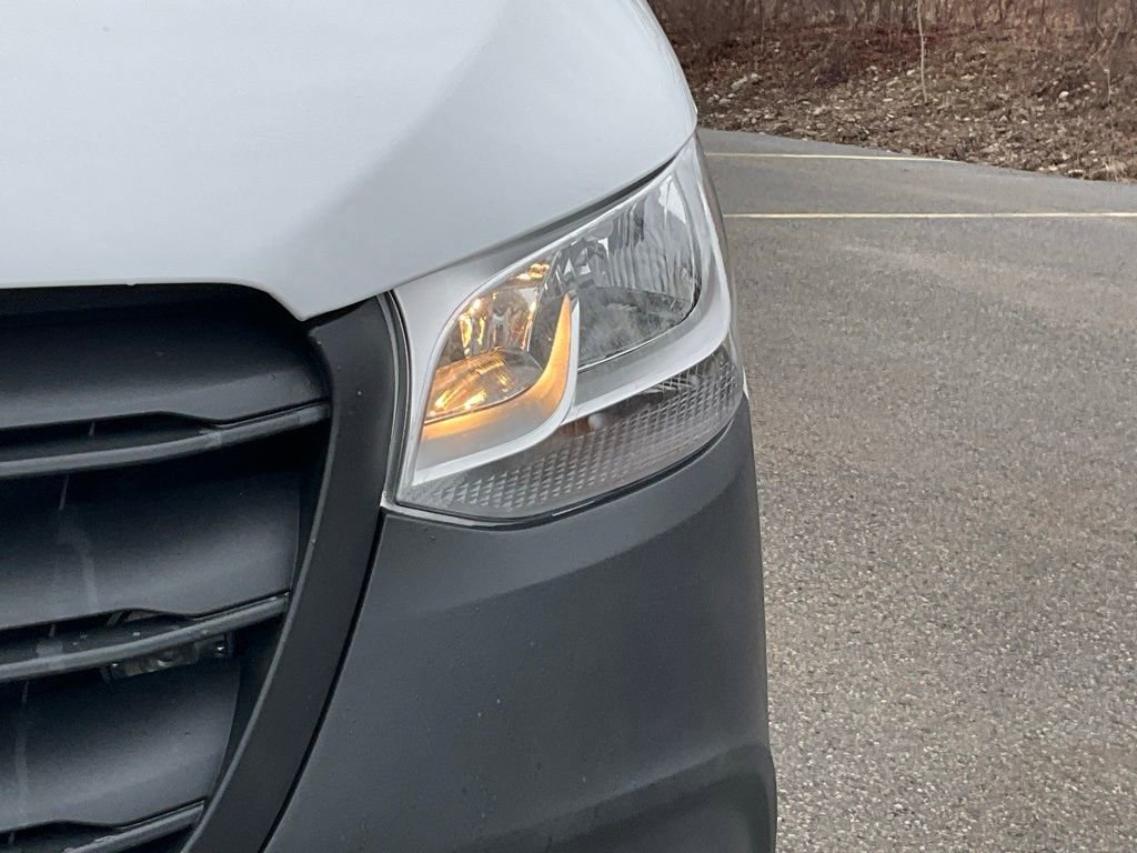 Used 2021 Mercedes-Benz Sprinter 144 Cargo image 2