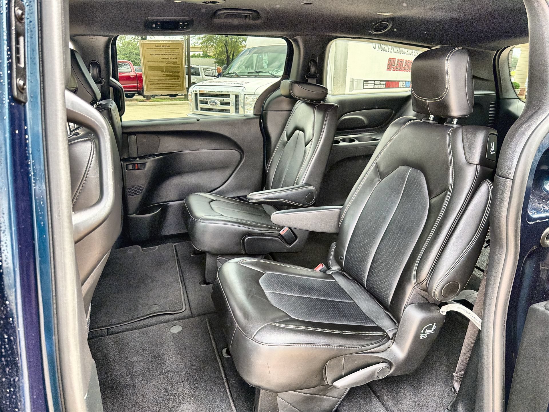 Used 2025 Chrysler Pacifica Select FWD image 21