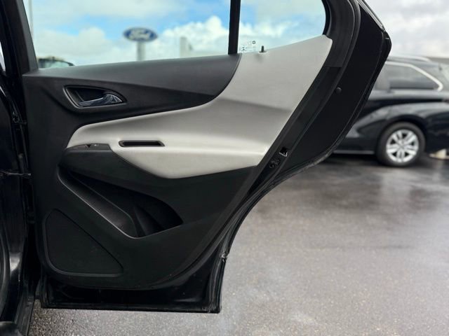 Used 2020 Chevrolet Equinox LS image 32