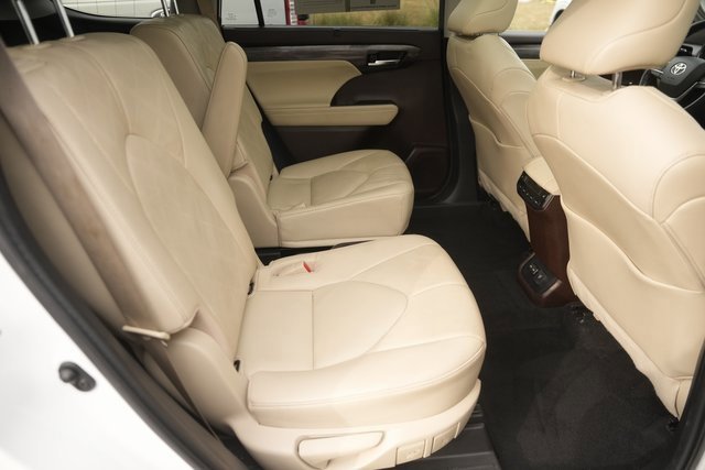 Used 2022 Toyota Highlander Platinum image 16