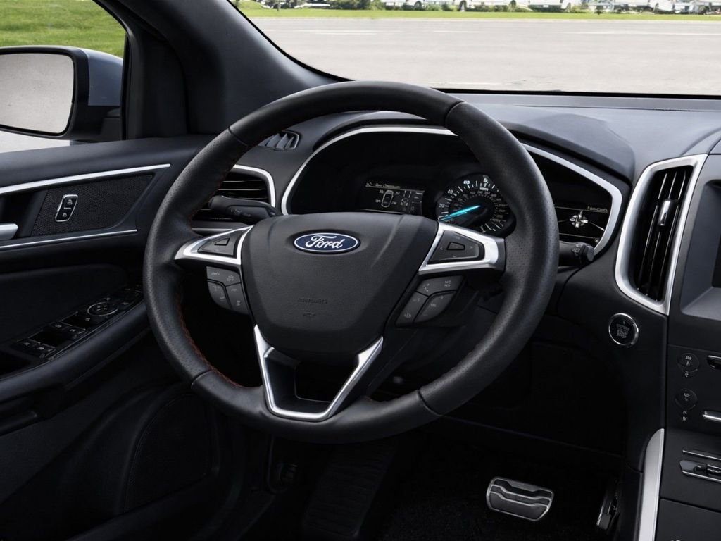 Certified 2020 Ford Edge ST-Line w/ Cold Weather Package AWD/4WD image 16