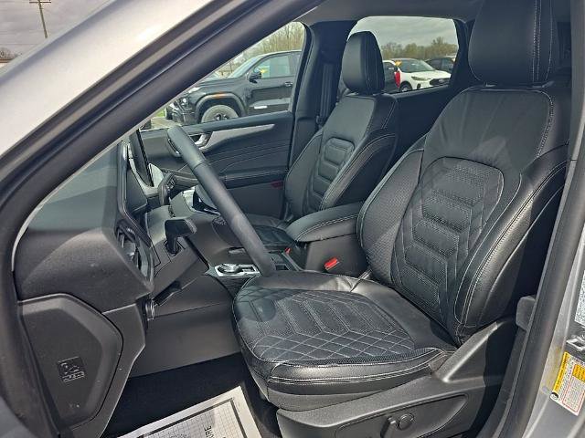 Certified 2023 Ford Escape Platinum w/ Premium Technology Package AWD/4WD image 18