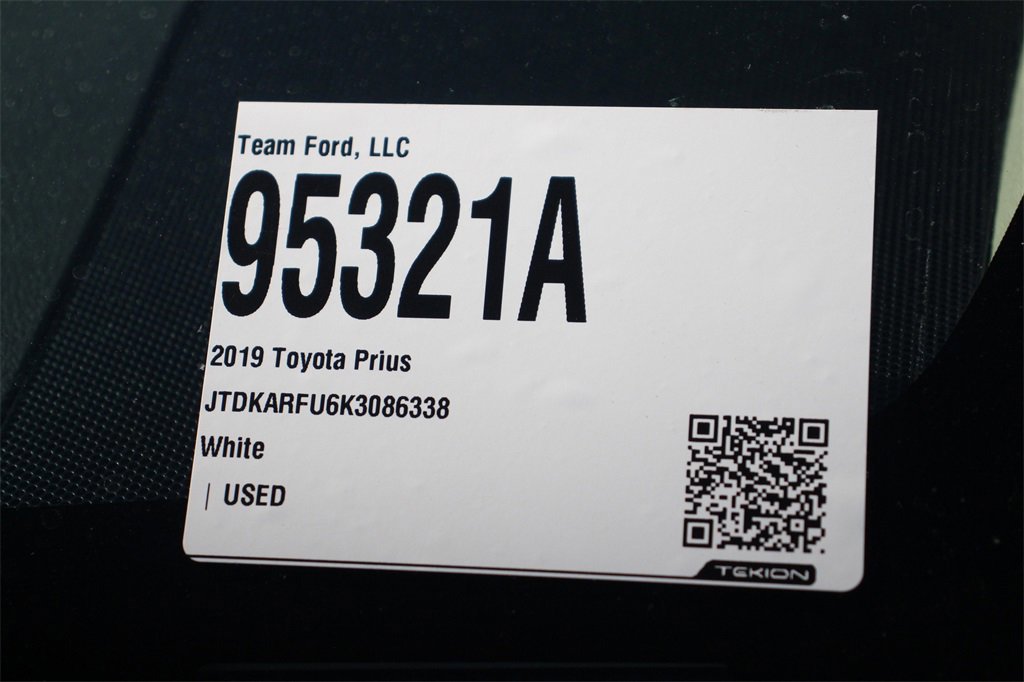 Used 2019 Toyota Prius XLE image 30