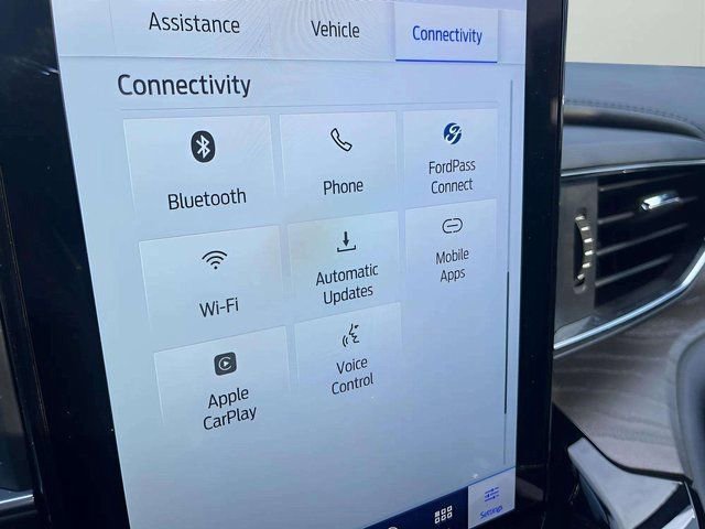 Certified 2023 Ford Explorer Platinum w/ Premium Technology Package image 33