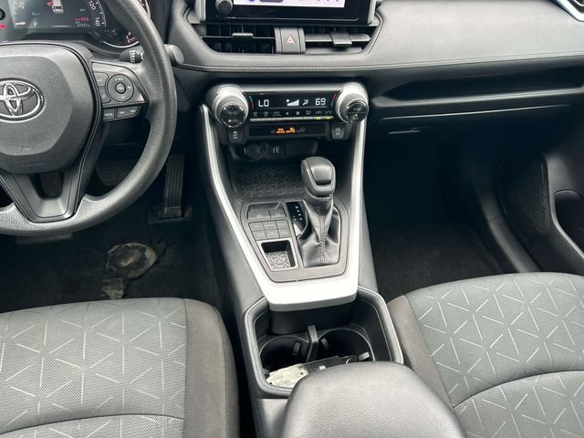 Used 2024 Toyota RAV4 XLE AWD/4WD image 20