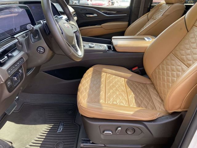 Used 2022 Cadillac Escalade ESV Premium Luxury w/ Performance Package image 17