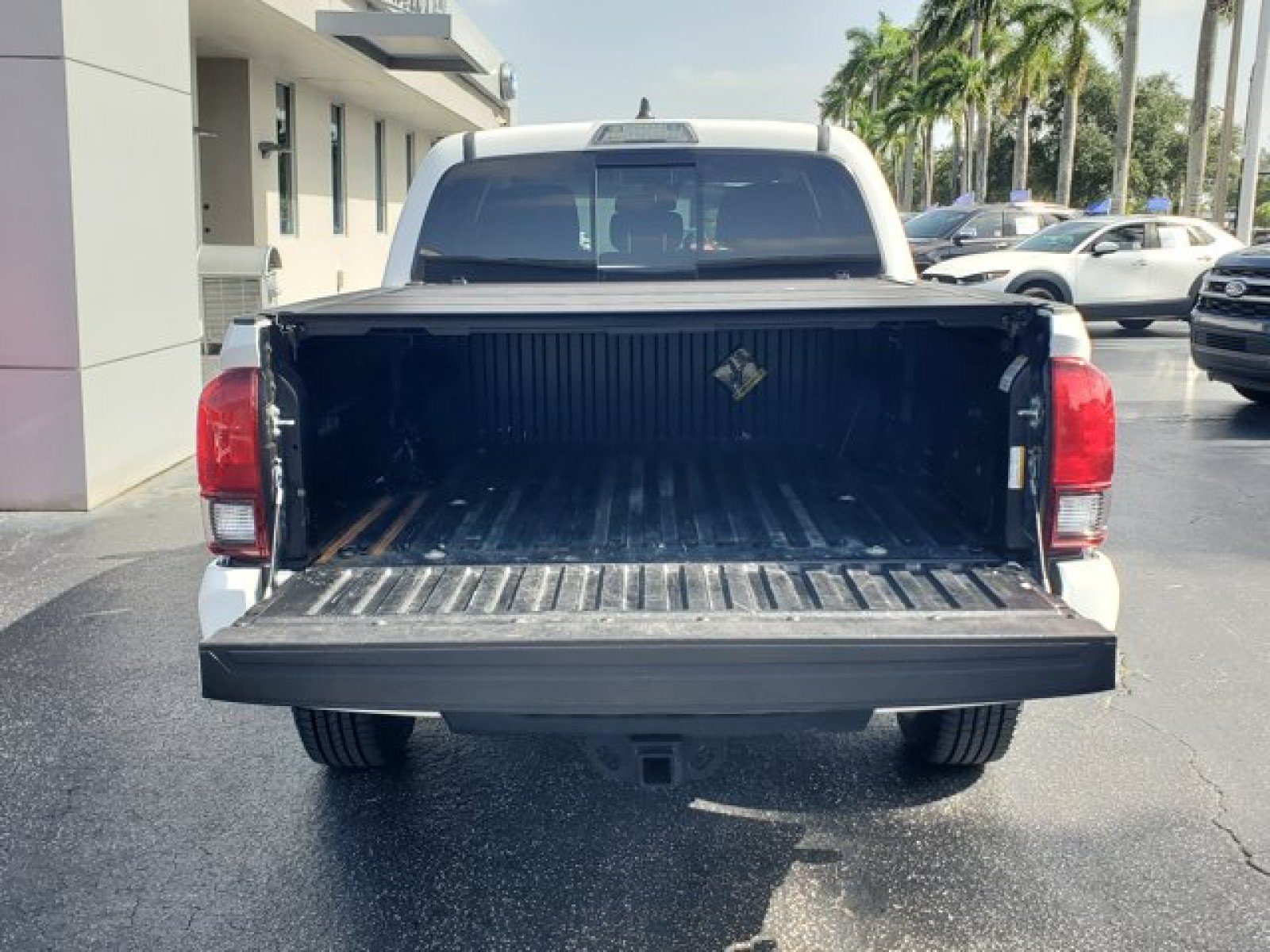 Used 2022 Toyota Tacoma SR5 w/ Technology Package RWD image 8