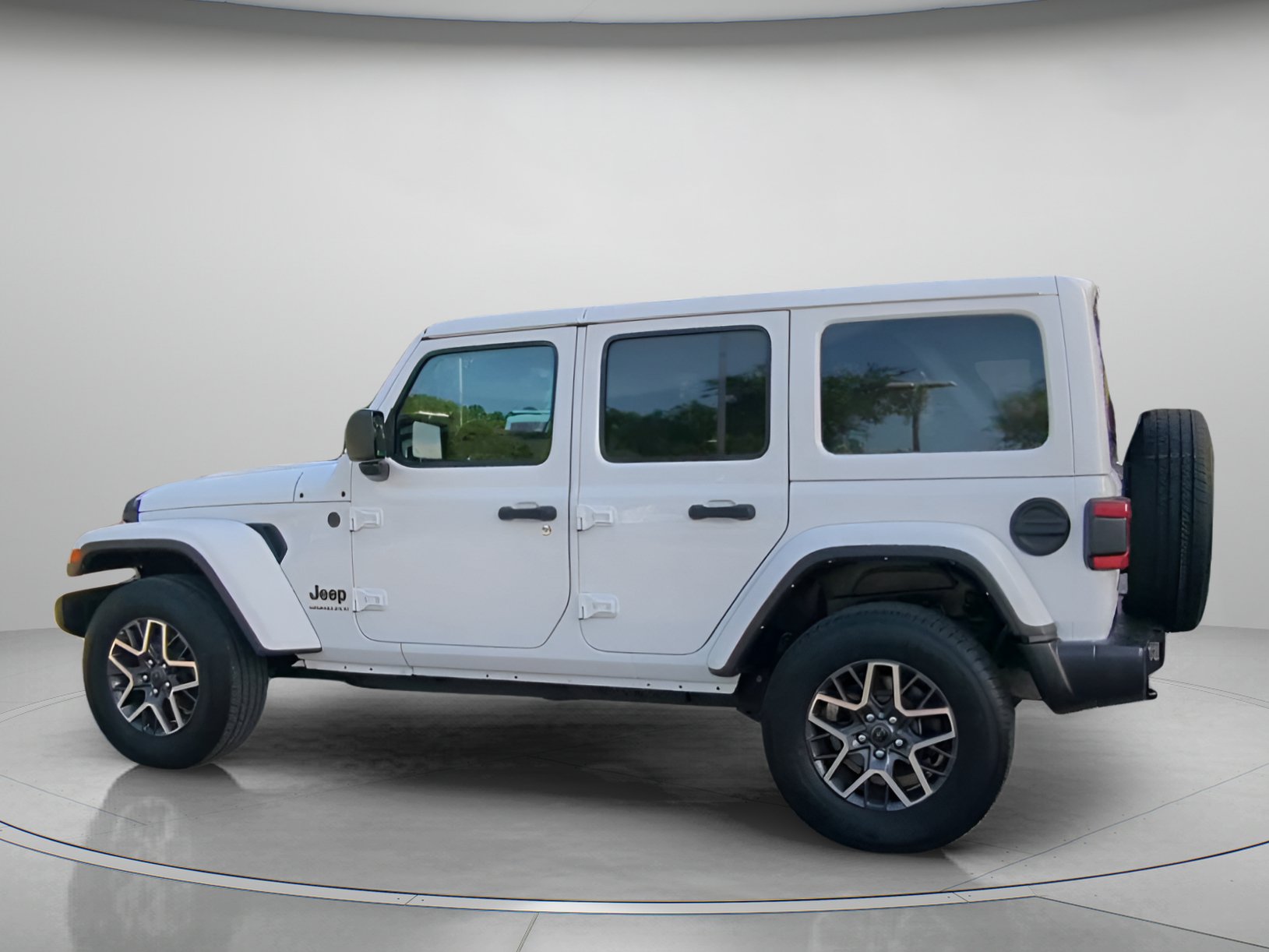 Used 2025 Jeep Wrangler Unlimited Sahara AWD/4WD image 18