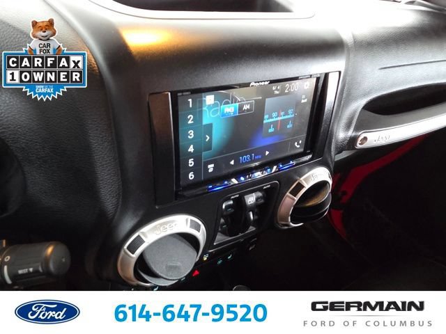 Used 2017 Jeep Wrangler Unlimited Rubicon w/ Connectivity Group AWD/4WD image 27