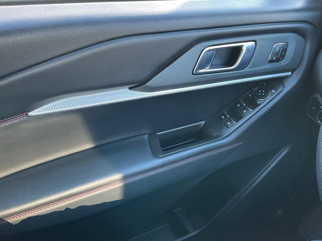 Certified 2025 Ford Explorer ST-Line w/ Premium Package image 50