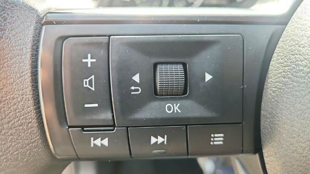 Used 2023 Nissan Rogue S image 21