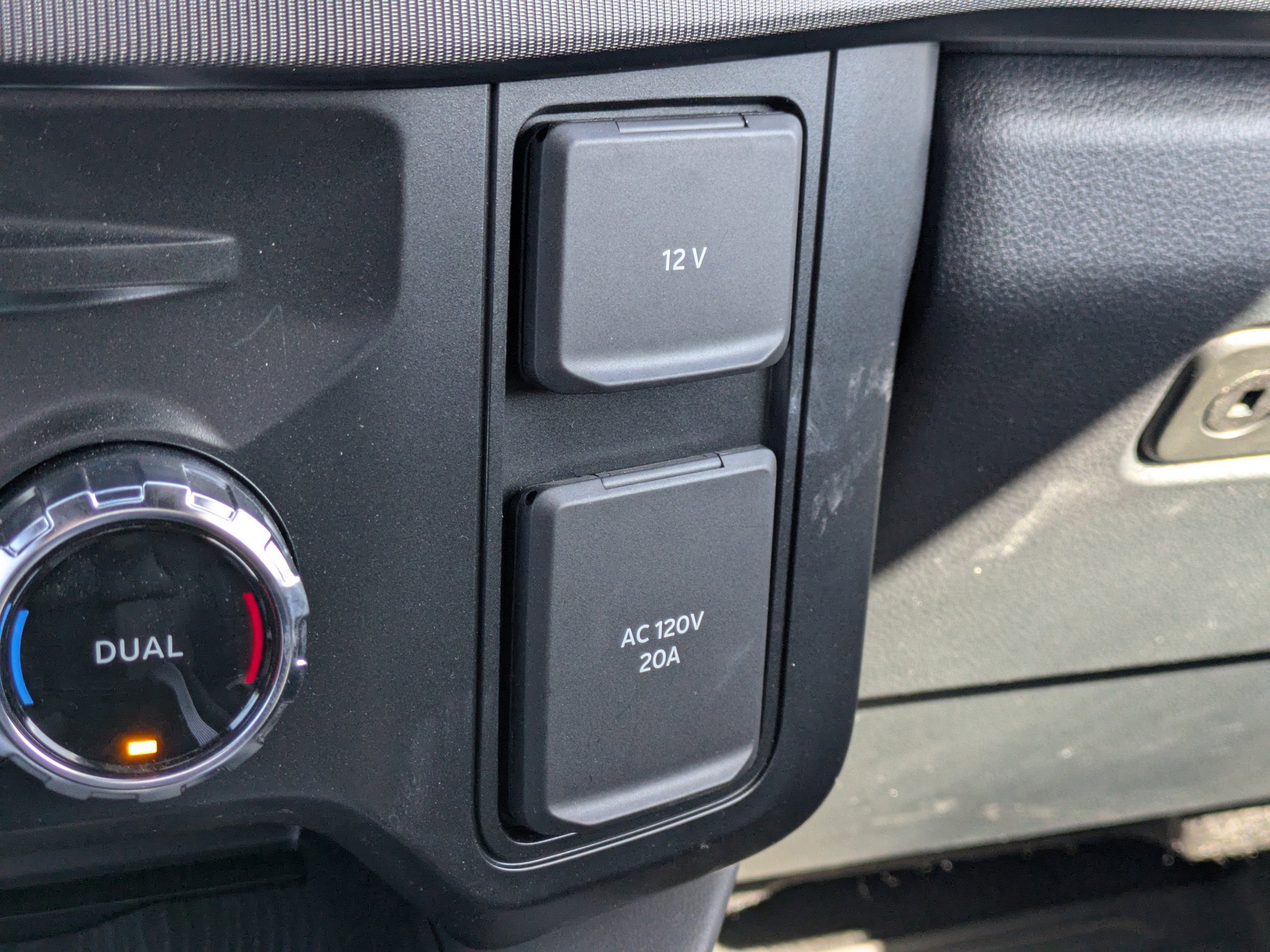 Certified 2025 Ford F250 Platinum image 31