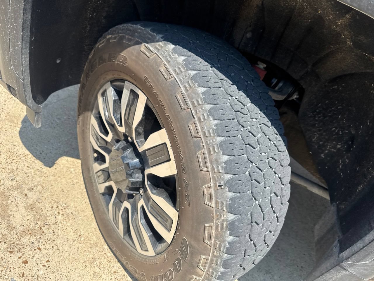 Used 2025 GMC Sierra 3500 Denali Ultimate AWD/4WD image 8