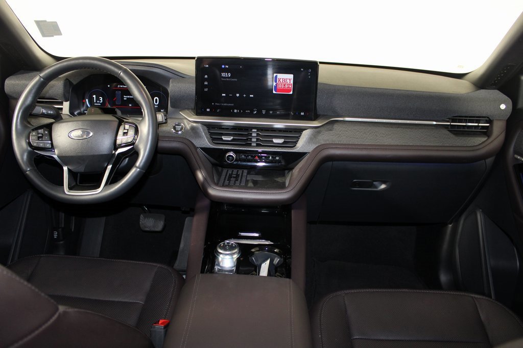 Certified 2025 Ford Explorer Platinum w/ LUX Leather Package image 13