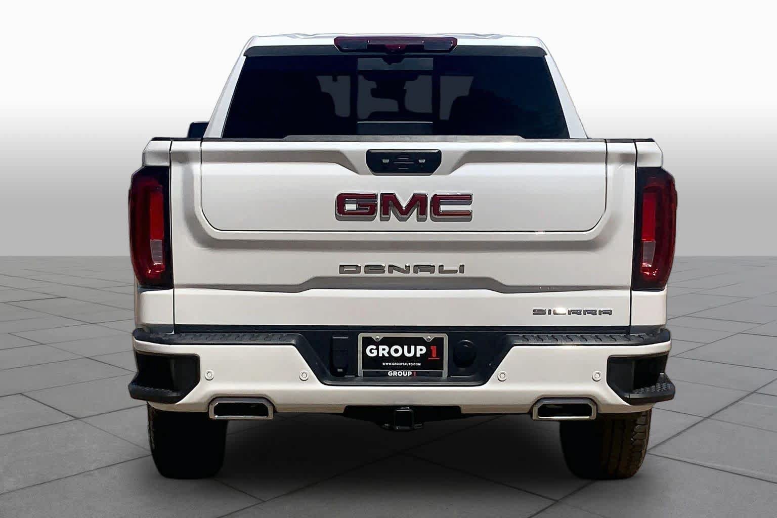 Used 2024 GMC Sierra 1500 Denali w/ Technology Package AWD/4WD image 5