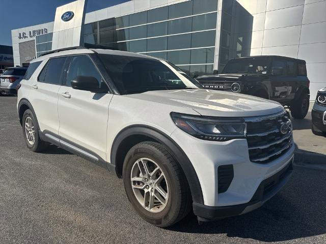Certified 2025 Ford Explorer Active image 1