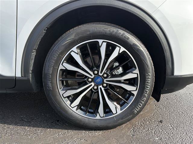 Certified 2022 Ford Escape SEL w/ SEL Stealth AWD Package image 38