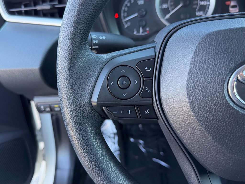 Used 2020 Toyota Corolla LE FWD image 20