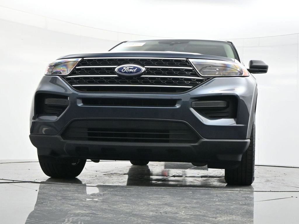 Certified 2022 Ford Explorer XLT w/ Class IV Trailer Tow Package image 4