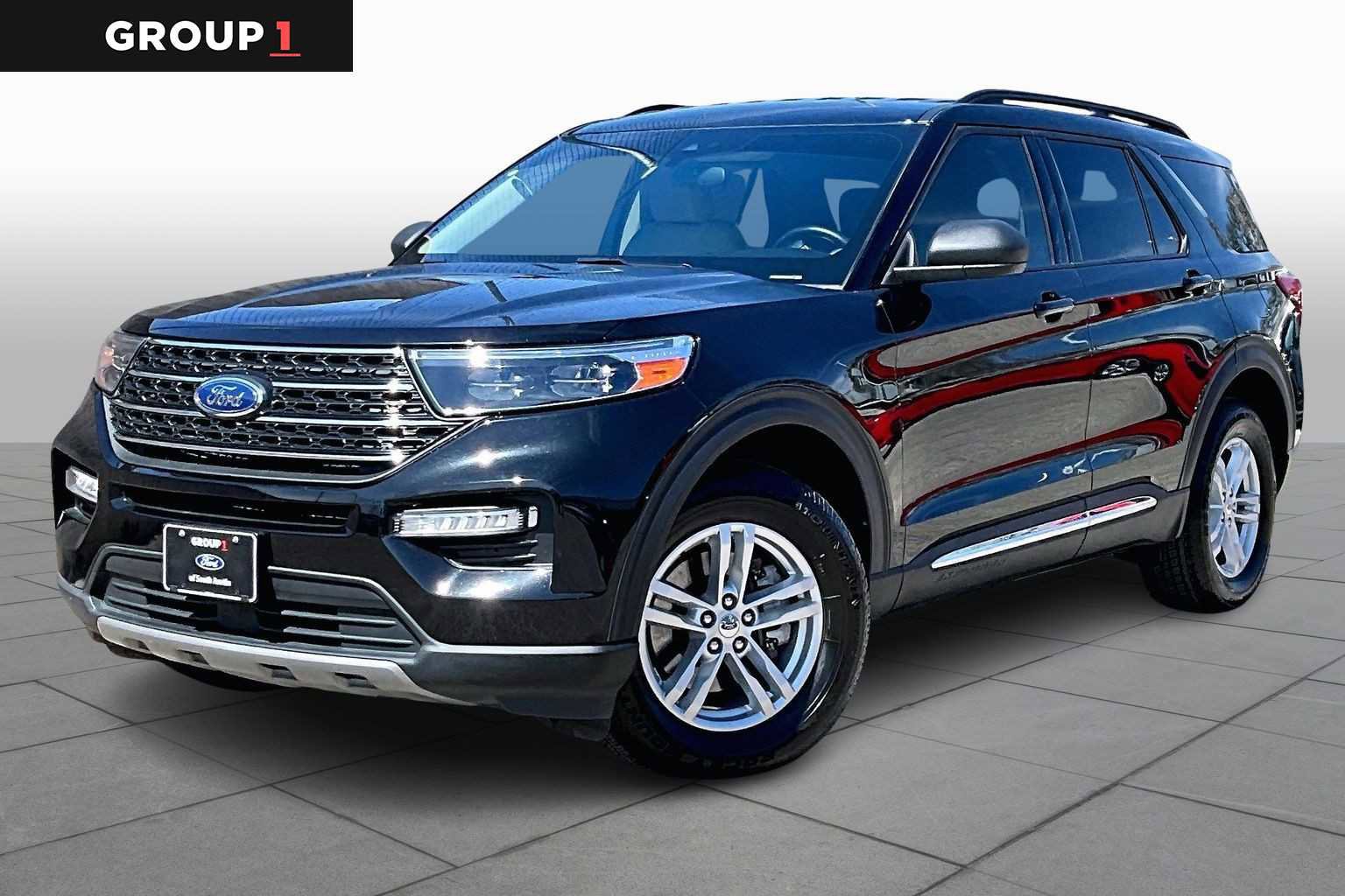 Certified 2023 Ford Explorer XLT w/ Equipment Group 202A AWD/4WD image 5