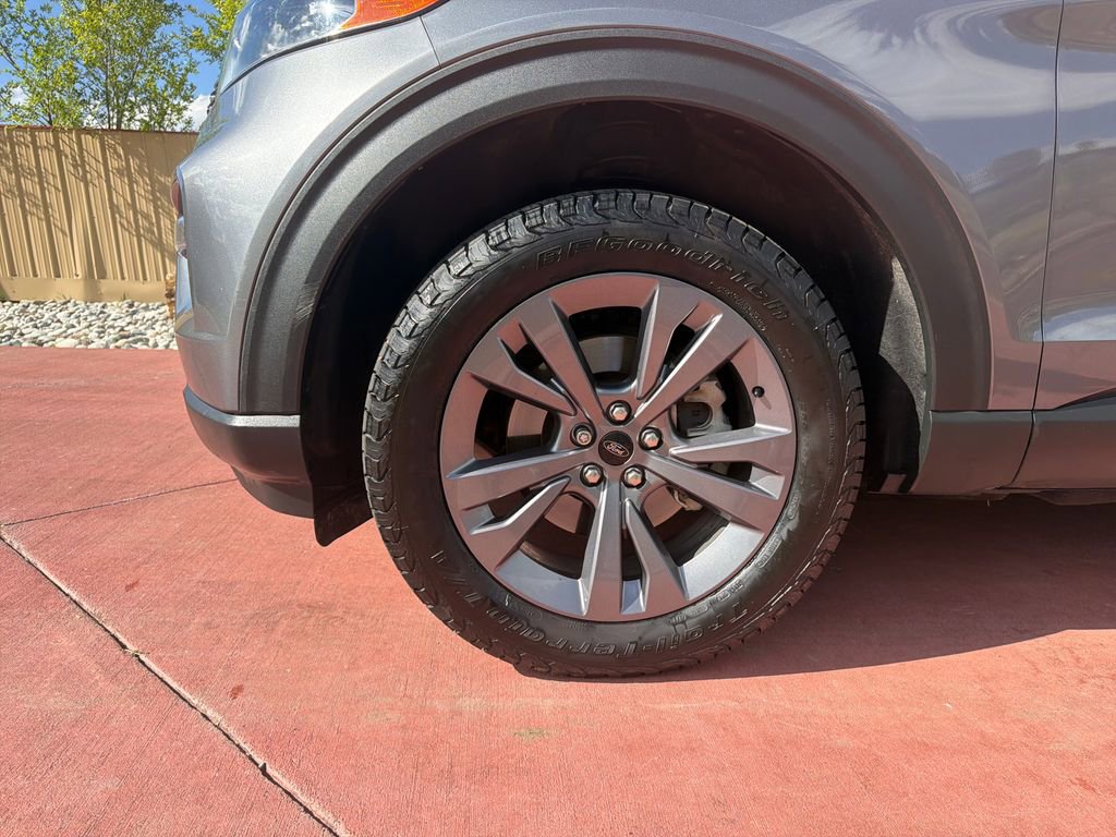 Certified 2021 Ford Explorer XLT w/ Equipment Group 202A AWD/4WD image 45