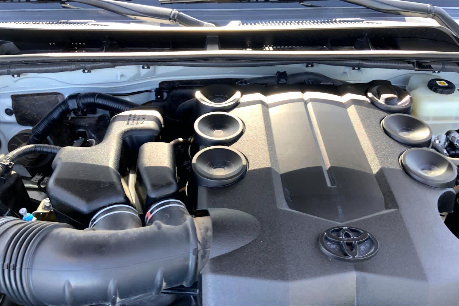 Used 2021 Toyota 4Runner Venture AWD/4WD image 32
