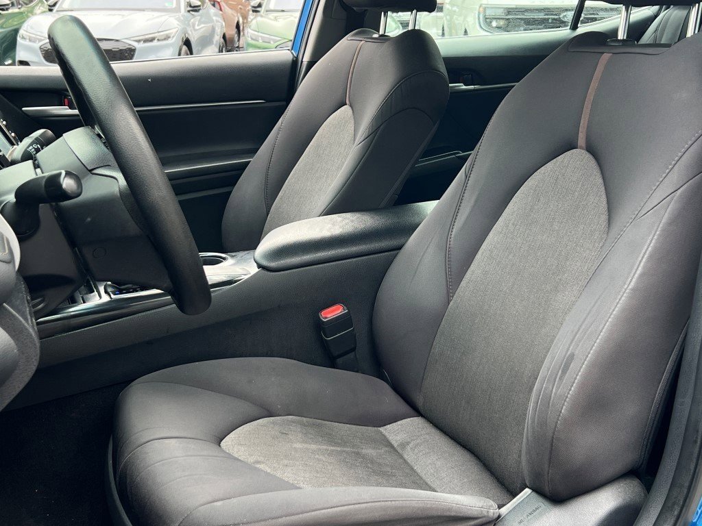 Used 2019 Toyota Camry LE image 12