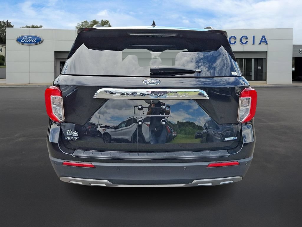 Certified 2020 Ford Explorer XLT w/ Equipment Group 202A AWD/4WD image 5