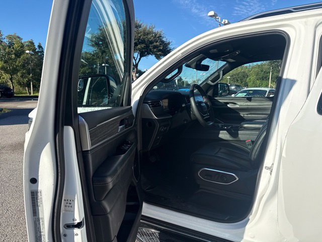 Used 2024 Jeep Wagoneer L Series II w/ Flexible Seating Group RWD image 13