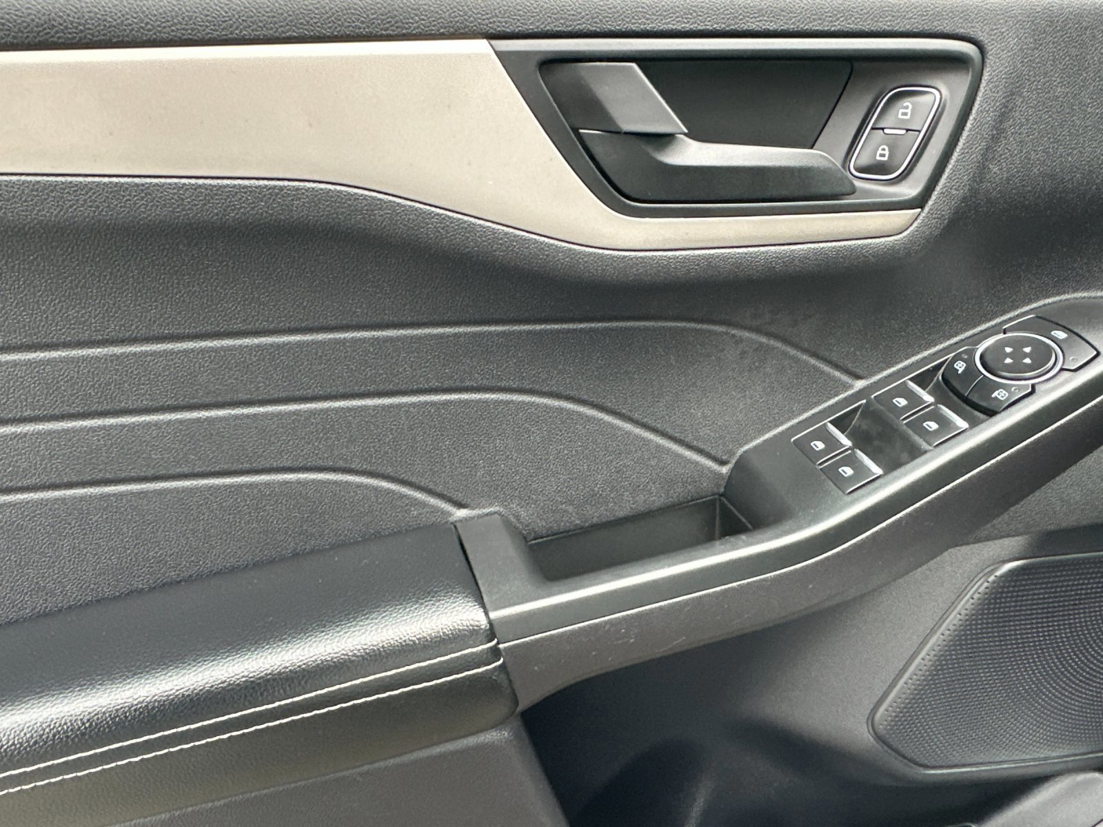 Certified 2022 Ford Escape SE w/ Convenience Package image 12