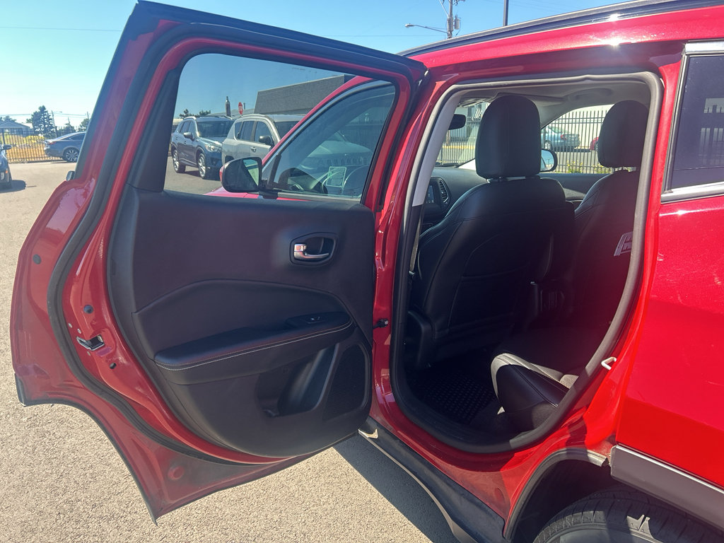Used 2020 Jeep Compass Latitude w/ Popular Equipment Group FWD image 31