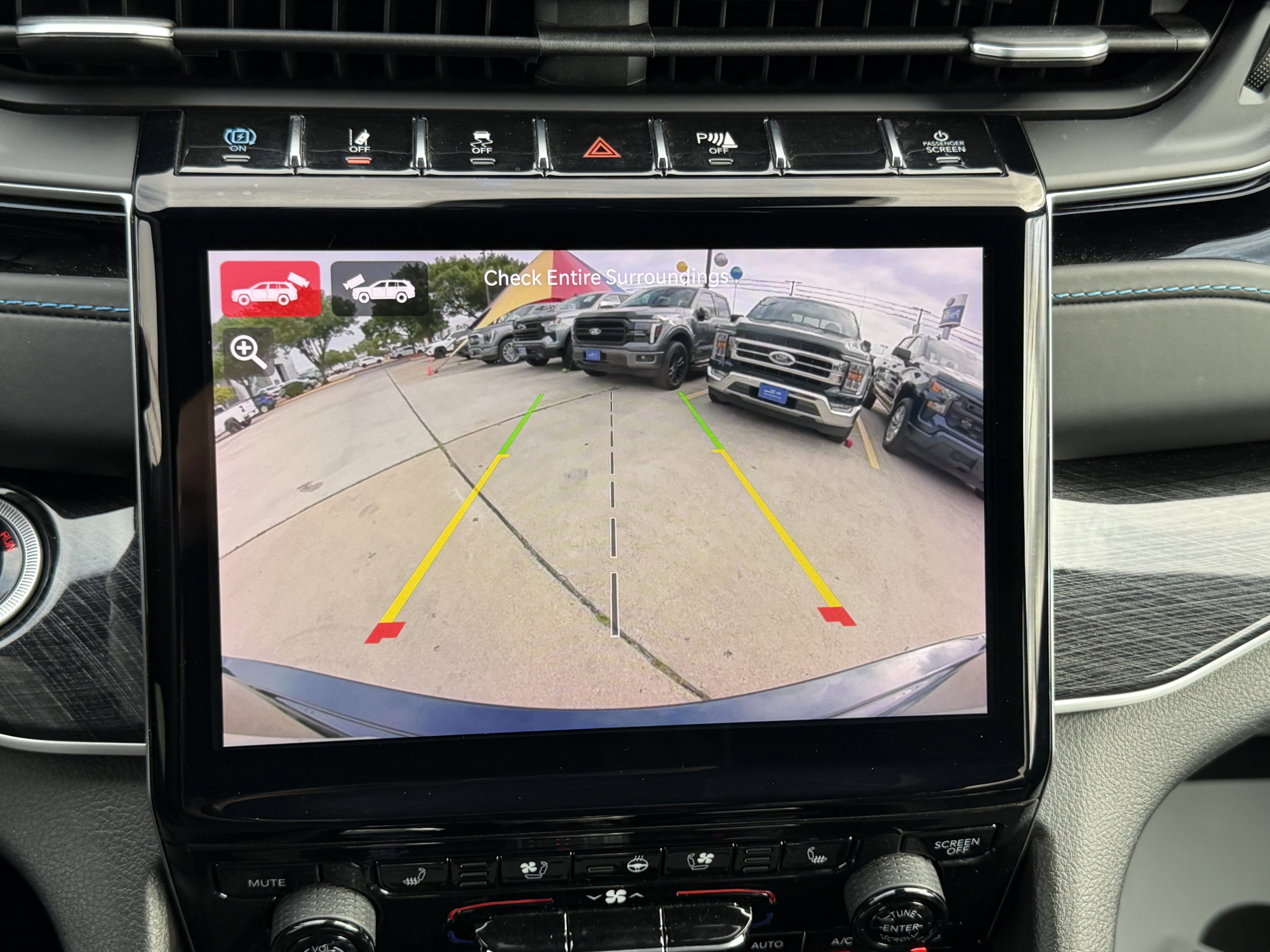 Used 2022 Jeep Grand Cherokee Trailhawk w/ Luxury Tech Group III AWD/4WD image 29