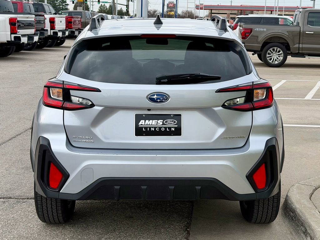 Used 2025 Subaru Crosstrek 2.0i Premium image 2