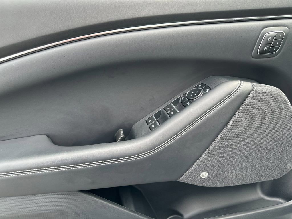 Certified 2025 Ford Mustang Mach-E Premium image 10