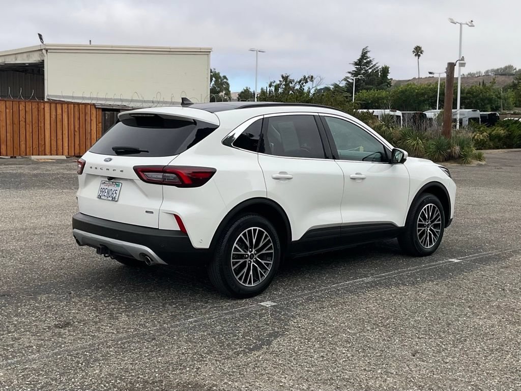 Certified 2024 Ford Escape SE w/ PHEV Premium Package FWD image 6