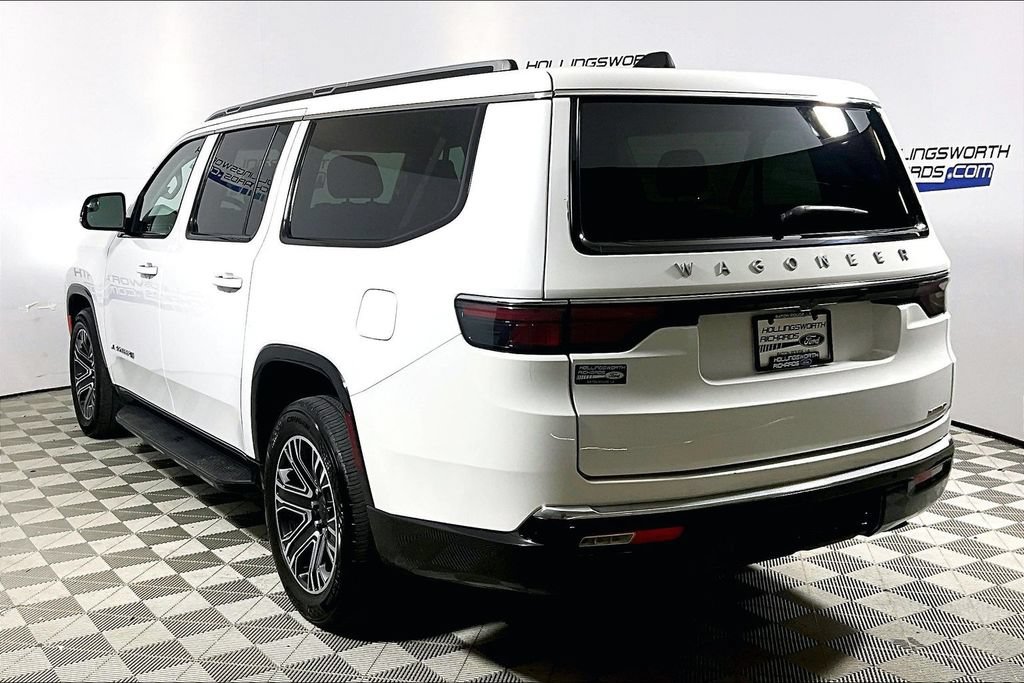 Used 2024 Jeep Wagoneer L Series II RWD image 8