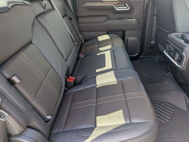 Used 2026 Chevrolet Silverado 1500 High Country w/ Midnight Edition AWD/4WD image 31