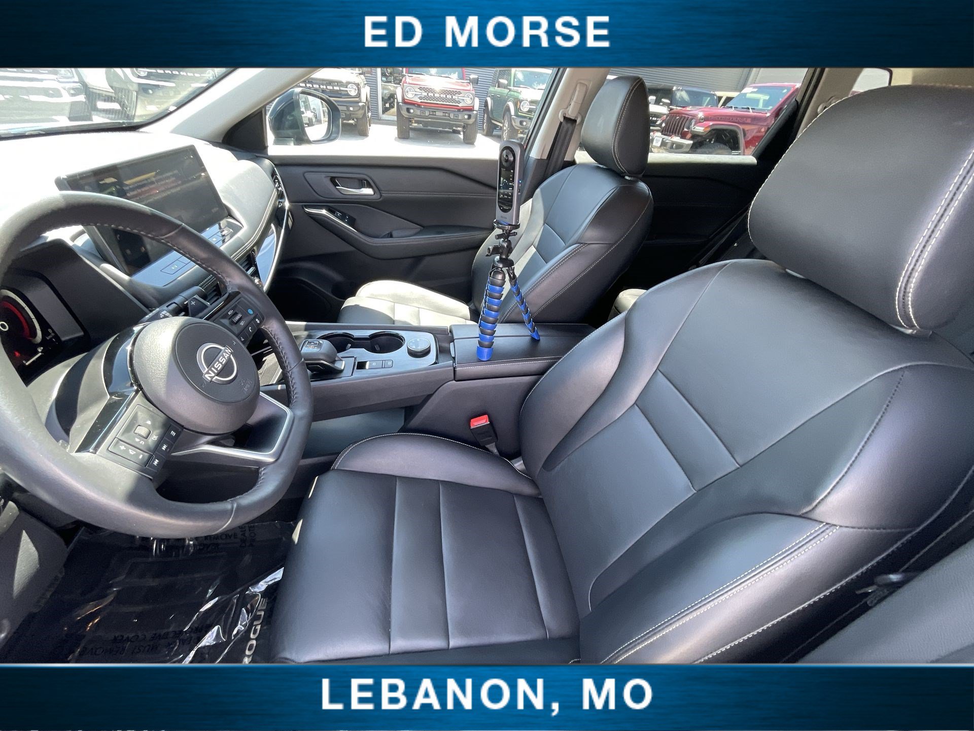 Used 2024 Nissan Rogue SL AWD/4WD image 18
