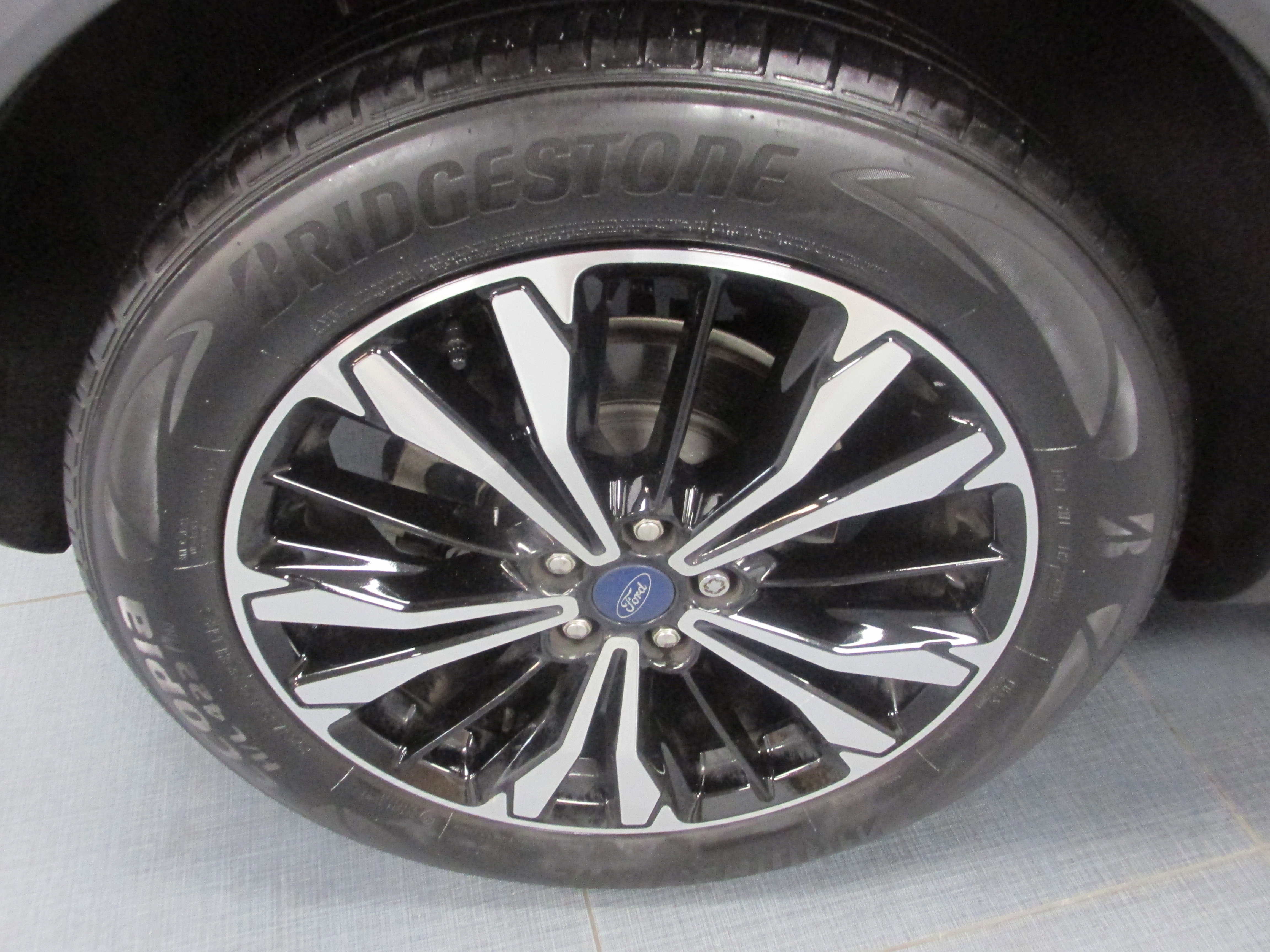 Certified 2021 Ford Escape SE w/ SE Sport Appearance Package image 16