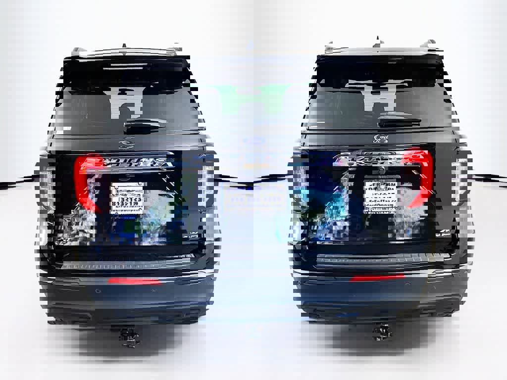 Certified 2022 Ford Explorer XLT image 5