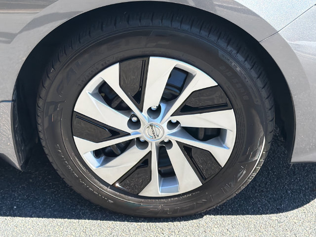 Used 2020 Nissan Altima 2.5 S FWD image 14