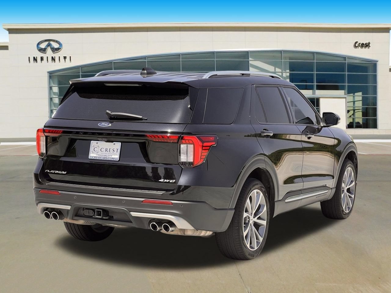 Certified 2025 Ford Explorer Platinum w/ Ultimate Package AWD/4WD image 3