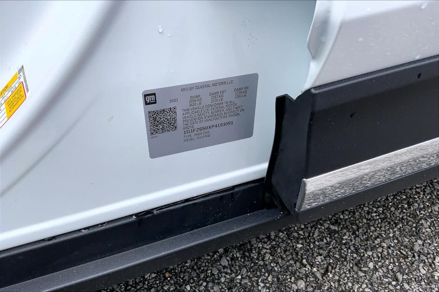 Used 2023 Chevrolet Bolt EUV Premier FWD image 30